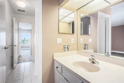 Copropriété à vendre à Tampa, Floride: 2 chambres, 119.01 m2 № 2413837 - photo 23