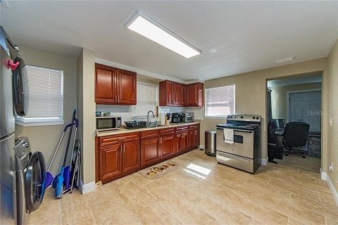Immobilier commercial à vendre à Clearwater, Floride: 7 chambres, 233.37 m2 № 2299817 - photo 8