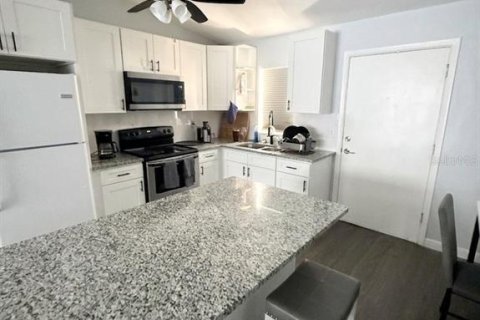 Immobilier commercial à vendre à Clearwater, Floride: 7 chambres, 233.37 m2 № 2299817 - photo 15