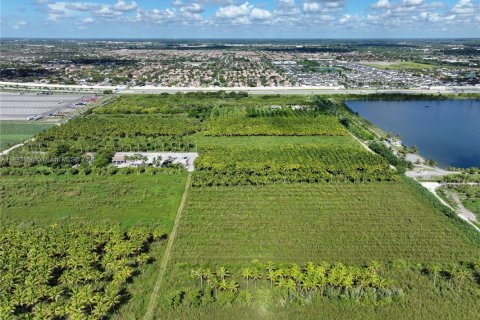 Commercial property in Homestead, Florida № 1979101 - photo 19