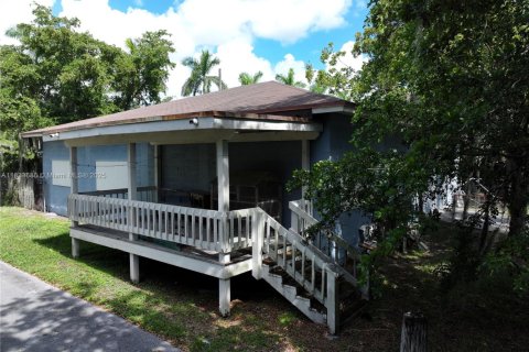 Commercial property in Homestead, Florida № 1979101 - photo 13