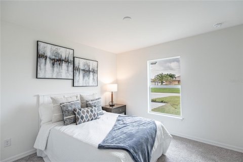 House in Port Charlotte, Florida 4 bedrooms, 153.29 sq.m. № 2237875 - photo 8