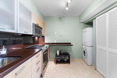 Снять в аренду кондоминиум в Серфсайд, Флорида 2 спальни, 118.64м2, № 1997322 - фото 17