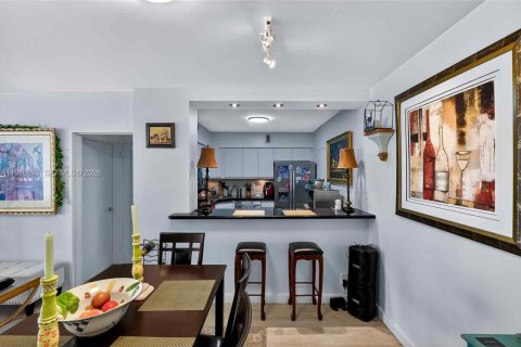 Снять в аренду кондоминиум в Майами-Бич, Флорида 2 спальни, 95.69м2, № 2003667 - фото 9