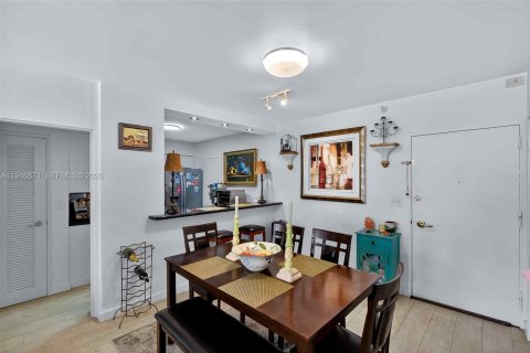 Снять в аренду кондоминиум в Майами-Бич, Флорида 2 спальни, 95.69м2, № 2003667 - фото 7