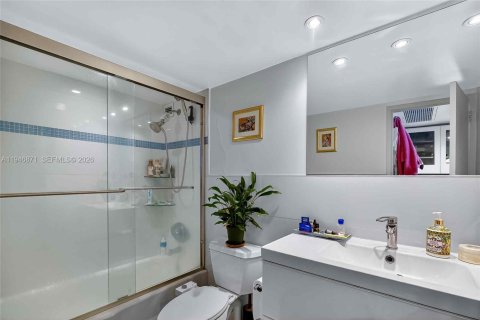 Снять в аренду кондоминиум в Майами-Бич, Флорида 2 спальни, 95.69м2, № 2003667 - фото 20