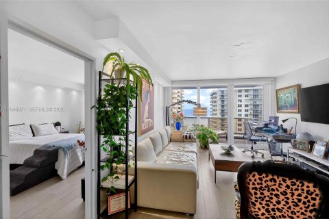 Снять в аренду кондоминиум в Майами-Бич, Флорида 2 спальни, 95.69м2, № 2003667 - фото 4