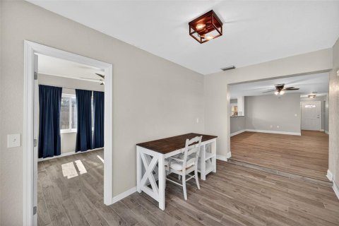 Casa en venta en Largo, Florida, 4 dormitorios, 147.99 m2 № 1886900 - foto 9