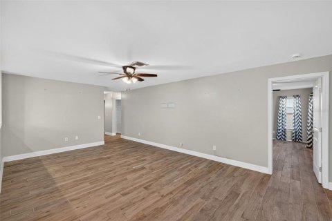 Casa en venta en Largo, Florida, 4 dormitorios, 147.99 m2 № 1886900 - foto 13