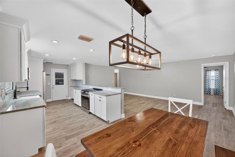 Casa en venta en Largo, Florida, 4 dormitorios, 147.99 m2 № 1886900 - foto 16