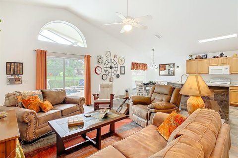 House in Davenport, Florida 4 bedrooms, 171.31 sq.m. № 1903595 - photo 5