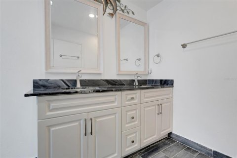 House in Orlando, Florida 4 bedrooms, 182.92 sq.m. № 1724767 - photo 21