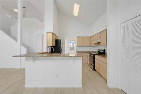 House in Orlando, Florida 4 bedrooms, 182.92 sq.m. № 1724767 - photo 10