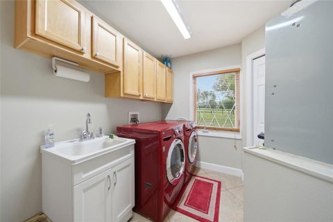 Casa en venta en Dade City, Florida, 4 dormitorios, 274.99 m2 № 2232561 - foto 12