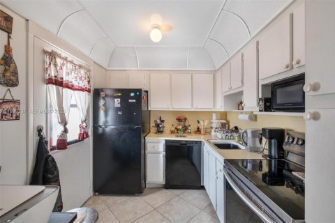 Copropriété à vendre à Aventura, Floride: 1 chambre, 92.34 m2 № 2064049 - photo 4