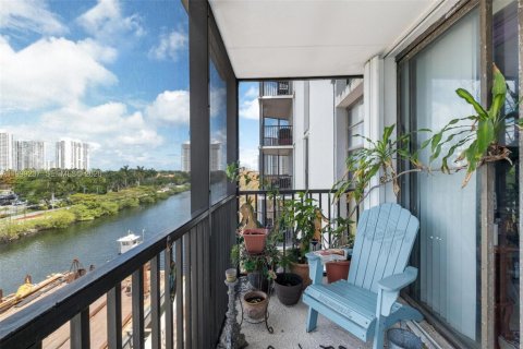 Copropriété à vendre à Aventura, Floride: 1 chambre, 92.34 m2 № 2064049 - photo 11