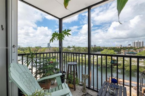 Copropriété à vendre à Aventura, Floride: 1 chambre, 92.34 m2 № 2064049 - photo 10