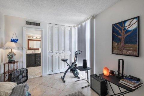 Copropriété à vendre à Aventura, Floride: 1 chambre, 92.34 m2 № 2064049 - photo 21