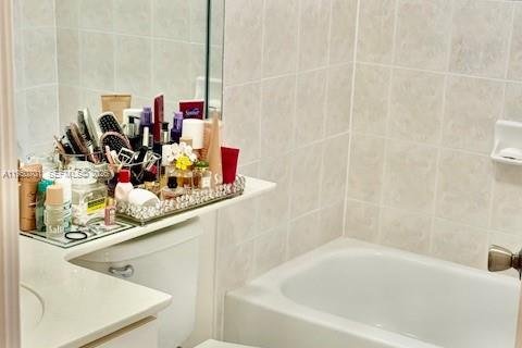 Купить виллу или дом в Майами, Флорида 3 спальни, 146.97м2, № 2006991 - фото 12