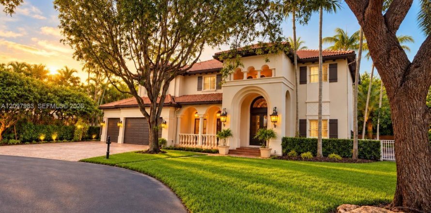Villa ou maison à Palmetto Bay, Floride 5 chambres, 356.65 m2 № 2407547