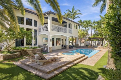 Villa ou maison à vendre à Palmetto Bay, Floride: 5 chambres, 356.65 m2 № 2407547 - photo 3