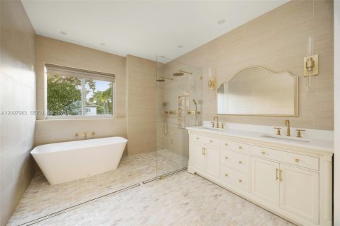 Villa ou maison à vendre à Palmetto Bay, Floride: 5 chambres, 356.65 m2 № 2407547 - photo 27