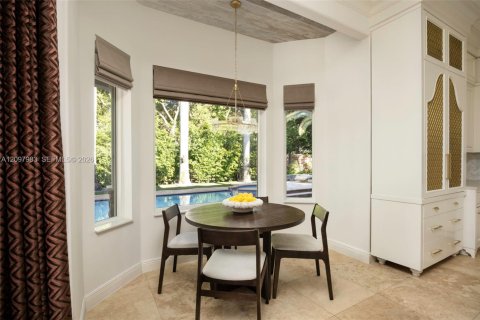 Villa ou maison à vendre à Palmetto Bay, Floride: 5 chambres, 356.65 m2 № 2407547 - photo 18
