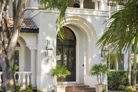 Villa ou maison à vendre à Palmetto Bay, Floride: 5 chambres, 356.65 m2 № 2407547 - photo 2