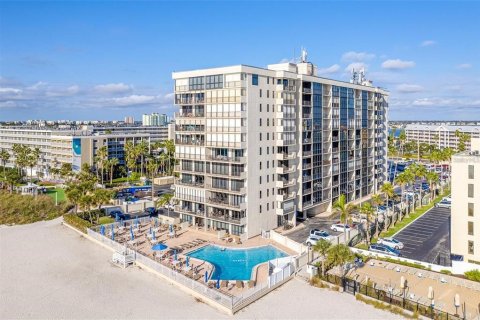 Condo in Saint Pete Beach, Florida, 1 bedroom  № 2352292