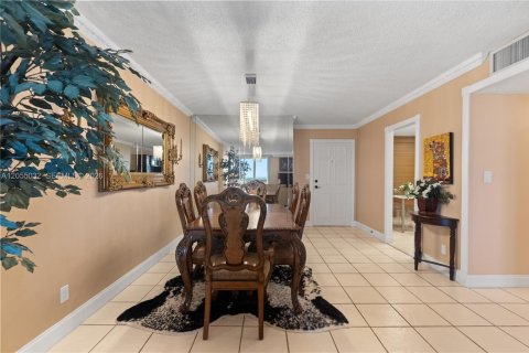 Copropriété à vendre à Hollywood, Floride: 2 chambres, 113.15 m2 № 2186172 - photo 14