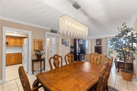 Copropriété à vendre à Hollywood, Floride: 2 chambres, 113.15 m2 № 2186172 - photo 13