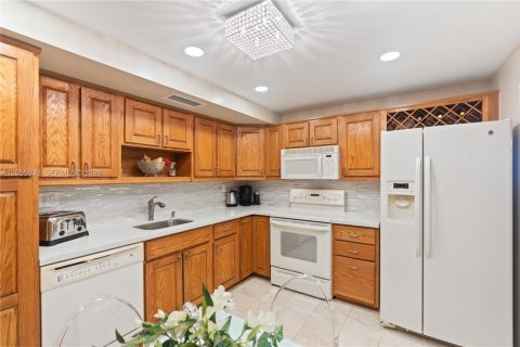 Copropriété à vendre à Hollywood, Floride: 2 chambres, 113.15 m2 № 2186172 - photo 16