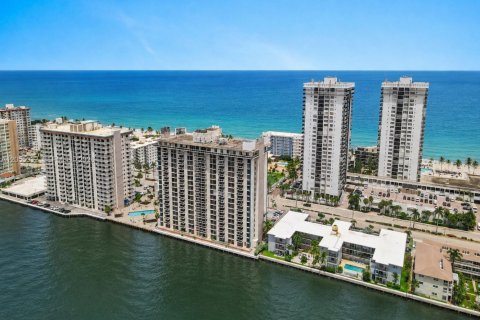Copropriété à vendre à Hollywood, Floride: 2 chambres, 113.15 m2 № 2186172 - photo 5