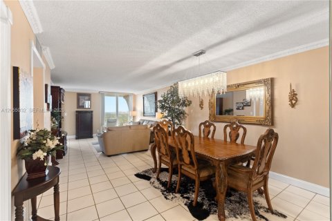 Copropriété à vendre à Hollywood, Floride: 2 chambres, 113.15 m2 № 2186172 - photo 12