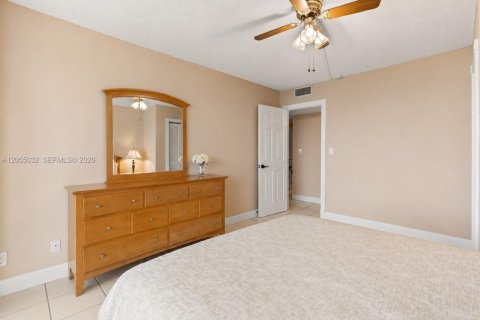 Copropriété à vendre à Hollywood, Floride: 2 chambres, 113.15 m2 № 2186172 - photo 29