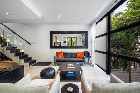 Купить таунхаус в Майами-Бич, Флорида 4 спальни, 200.95м2, № 1939158 - фото 2