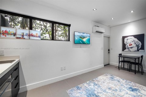 Купить таунхаус в Майами-Бич, Флорида 4 спальни, 200.95м2, № 1939158 - фото 18