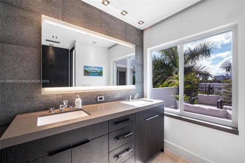 Купить таунхаус в Майами-Бич, Флорида 4 спальни, 200.95м2, № 1939158 - фото 10