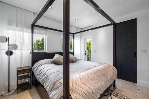 Купить таунхаус в Майами-Бич, Флорида 4 спальни, 200.95м2, № 1939158 - фото 12