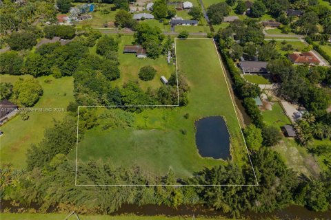 Land in Southwest Ranches, Florida № 2392088