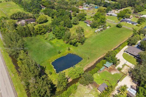 Land in Southwest Ranches, Florida № 2392088 - photo 14