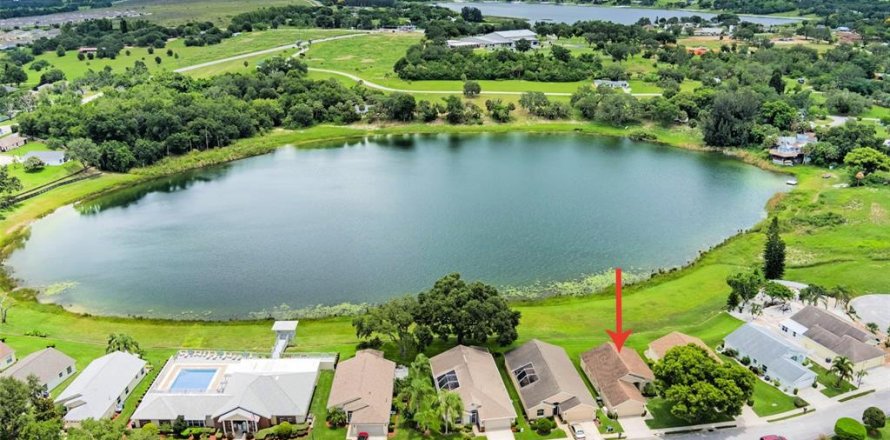House in Lake Wales, Florida 3 bedrooms, 132.76 sq.m. № 1803372