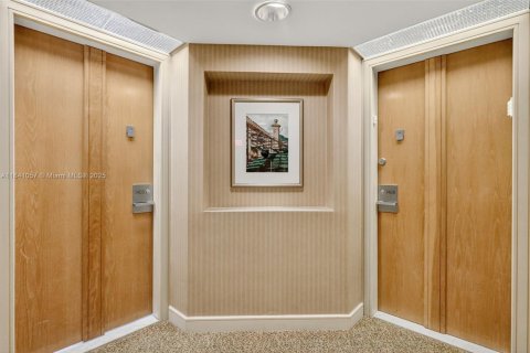 Купить кондоминиум в Авентура, Флорида 4 спальни, 248.98м2, № 1980157 - фото 1