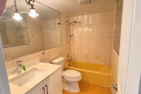 Condo in Boca Raton, Florida, 2 bedrooms № 1997228 - photo 9