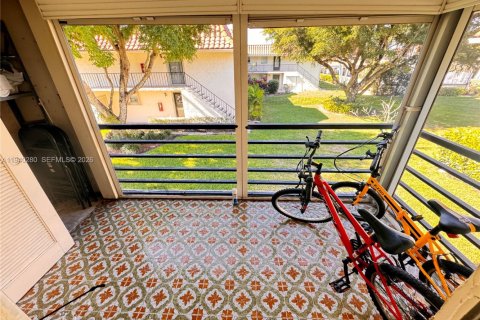 Condo in Boca Raton, Florida, 2 bedrooms № 1997228 - photo 14