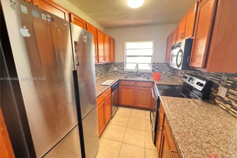 Condo in Boca Raton, Florida, 2 bedrooms № 1997228 - photo 1