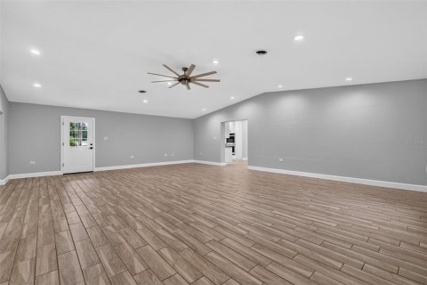 Купить виллу или дом в Юстис, Флорида 5 комнат, 167.97м2, № 2416235 - фото 17