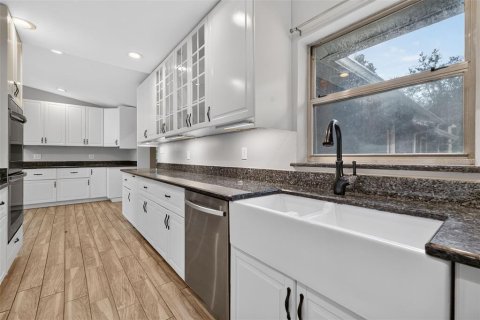 Купить виллу или дом в Юстис, Флорида 5 комнат, 167.97м2, № 2416235 - фото 10