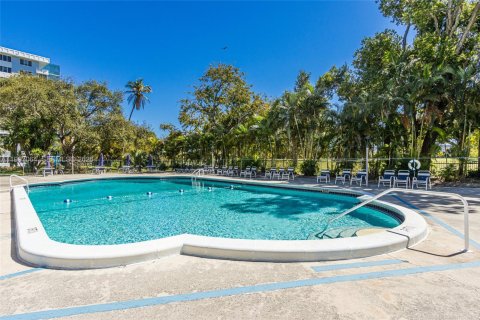 Condo in Hollywood, Florida, 1 bedroom  № 2063277 - photo 30