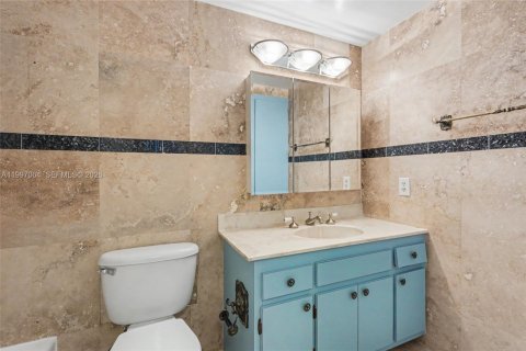 Condo in Hollywood, Florida, 1 bedroom  № 2063277 - photo 22